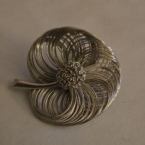 Vintage Silver Floral Brooch.